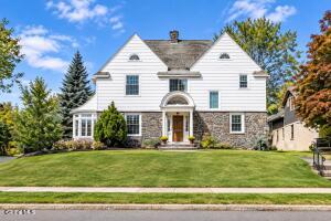 18 Fleetwood Avenue Albany, NY 12208