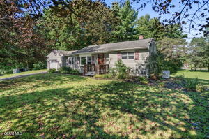 459 Moonlawn Road Troy, NY 12180