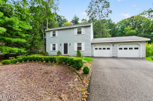 29 Barkwood Lane Clifton Park, NY 12065