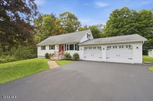 30 Scenic Road Hagaman, NY 12086