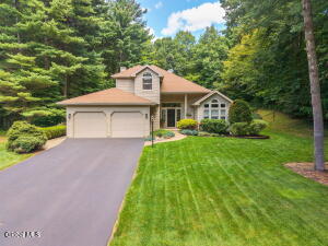 223 Stanford Drive Schenectady, NY 12303