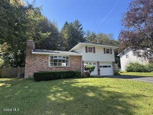 7 Woodside Court Wynantskill, NY 12198