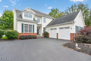 11 Whitman Common Slingerlands, NY 12159