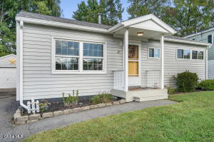 37 Jones Drive Schenectady, NY 12309