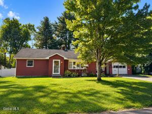 16 Carolyn Lane Glenville, NY 12302