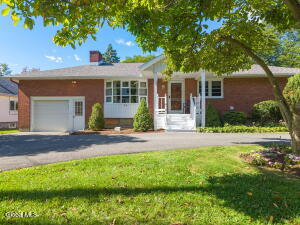 23 Nutwood Avenue Schenectady, NY 12304