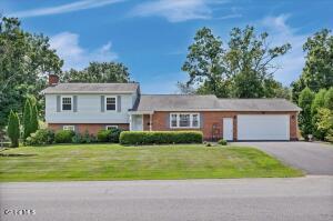 109 Oakwood Drive Glenville, NY 12302