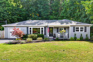 5900 Veeder Road Slingerlands, NY 12159