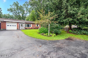 3B Lacosta Drive Clifton Park, NY 12065
