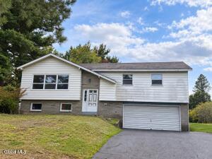 39 Zelenke Drive Wynantskill, NY 12198