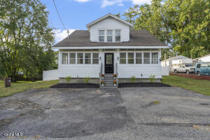 12 Poplar Street Colonie, NY 12205