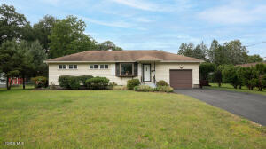 18 Marville Drive Loudonville, NY 12211