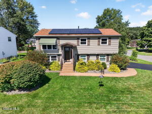 201 Deerfield Court Voorheesville, NY 12186