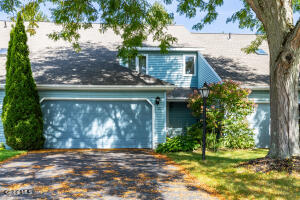 21 Standish Drive Glenmont, NY 12077