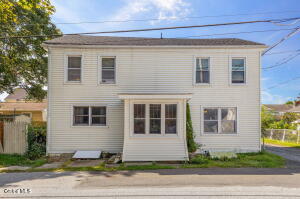 17 Hudson Street Waterford, NY 12188