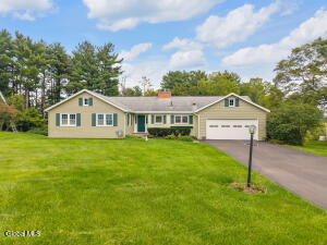 1104 Merlin Drive Schenectady, NY 12309