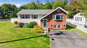 15 Mayfair Road Wynantskill, NY 12198