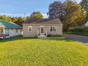 421 Unionville Feura Bush Road Feura Bush, NY 12067