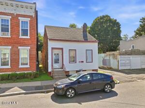 30 Cortland Place Albany, NY 12211
