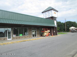 95a West Avenue Saratoga, NY 12866
