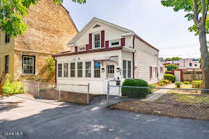 522 1st Avenue Troy, NY 12182