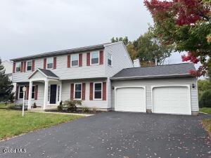27 Dublin Court Latham, NY 12110