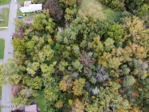L24-25 Oakwood Avenue Johnstown, NY 12095