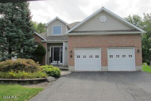26 Cheshire Way Albany, NY 12211
