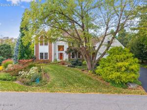 29 Columbine Drive Glenmont, NY 12077